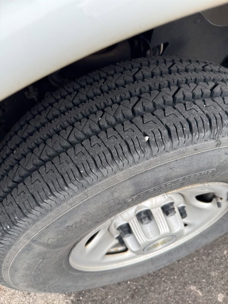 Used 2023 Chevrolet Express 3500 w/ Power Convenience Package image 2