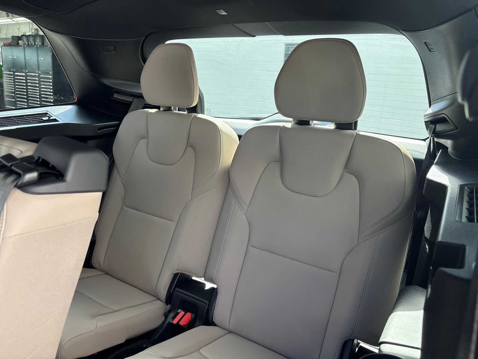 New 2026 Volvo XC90 B6 Plus w/ Protection Package Premier image 31