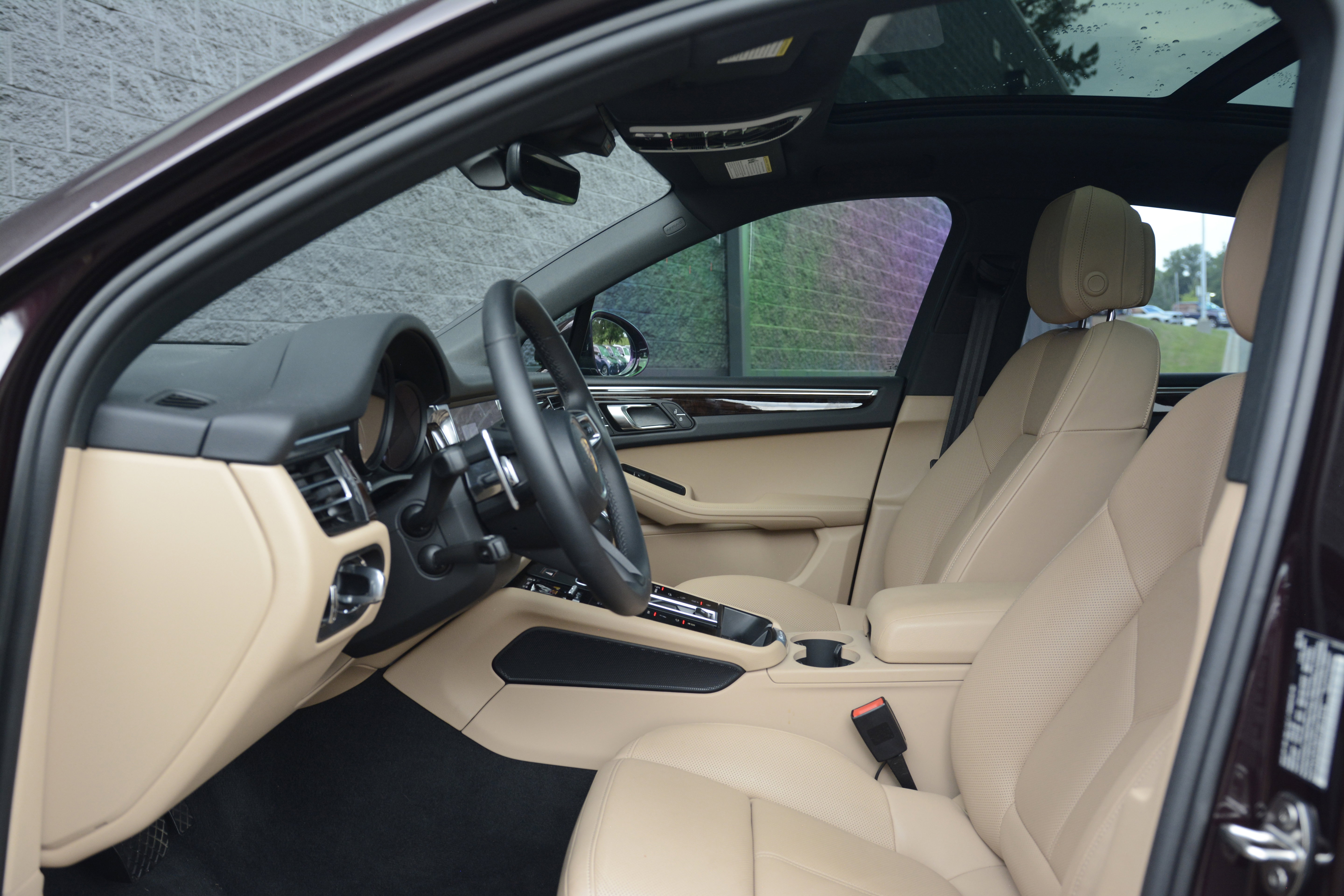 Certified 2026 Porsche Macan AWD/4WD image 15
