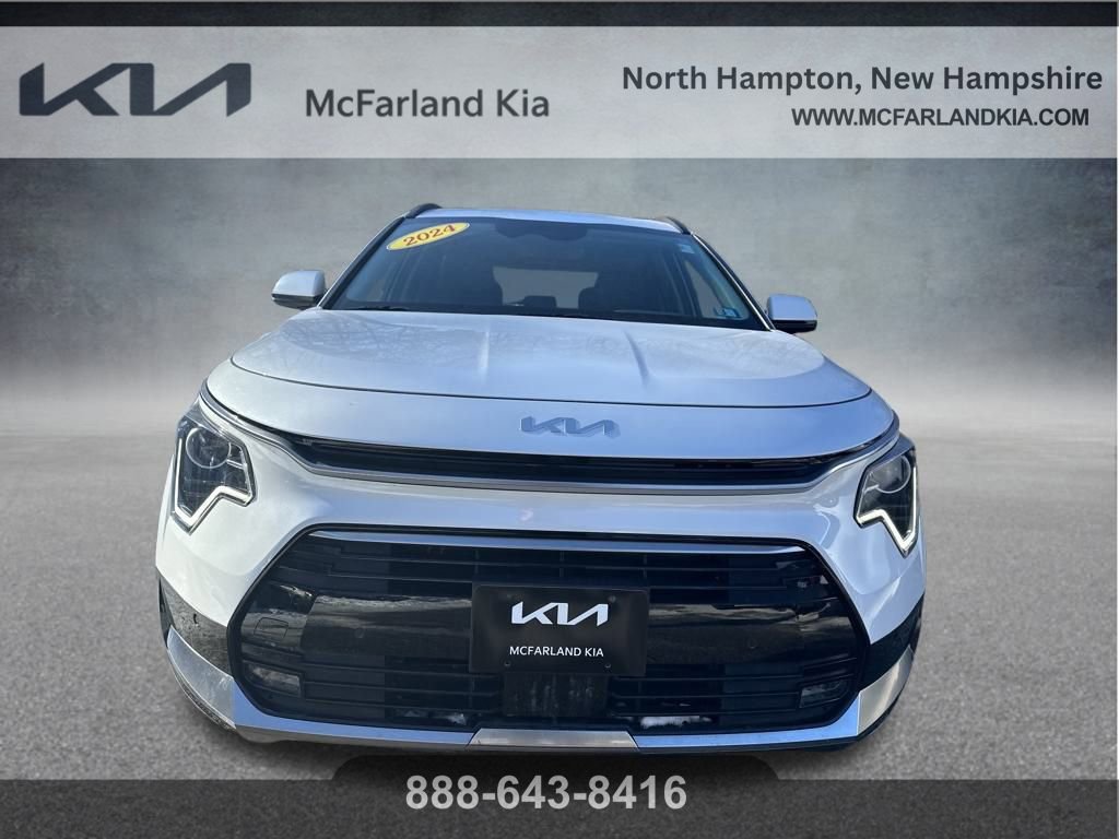 Used 2024 Kia Niro SX image 11