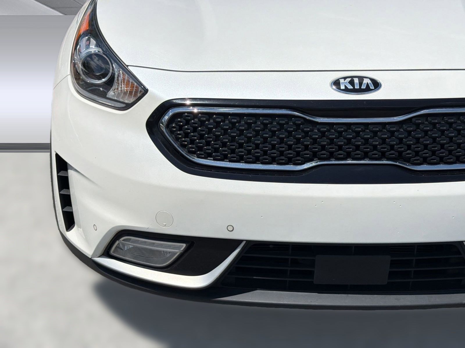 Used 2018 Kia Niro Touring FWD image 11