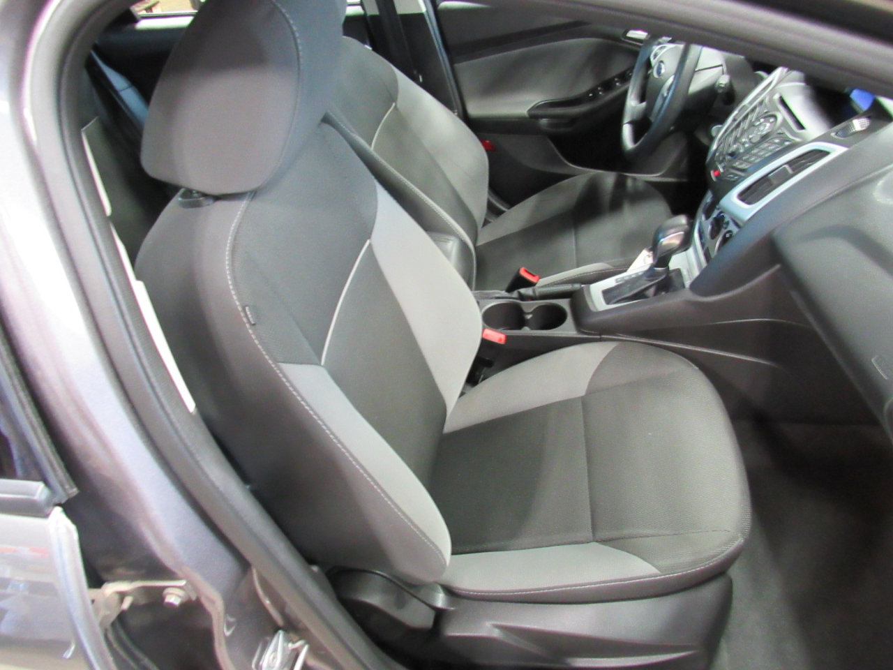 Used 2014 Ford Focus SE image 25