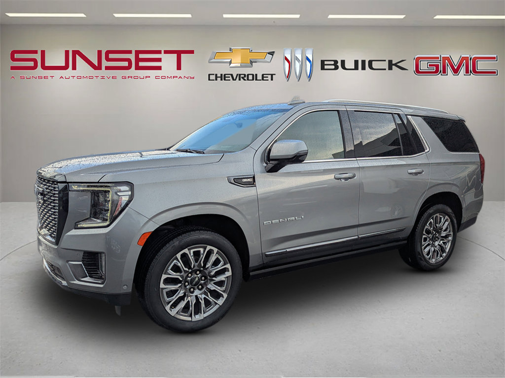 Certified 2023 GMC Yukon Denali Ultimate w/ LPO, Floor Liner Package AWD/4WD image 3