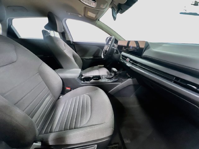 Used 2025 Kia K4 EX FWD image 26