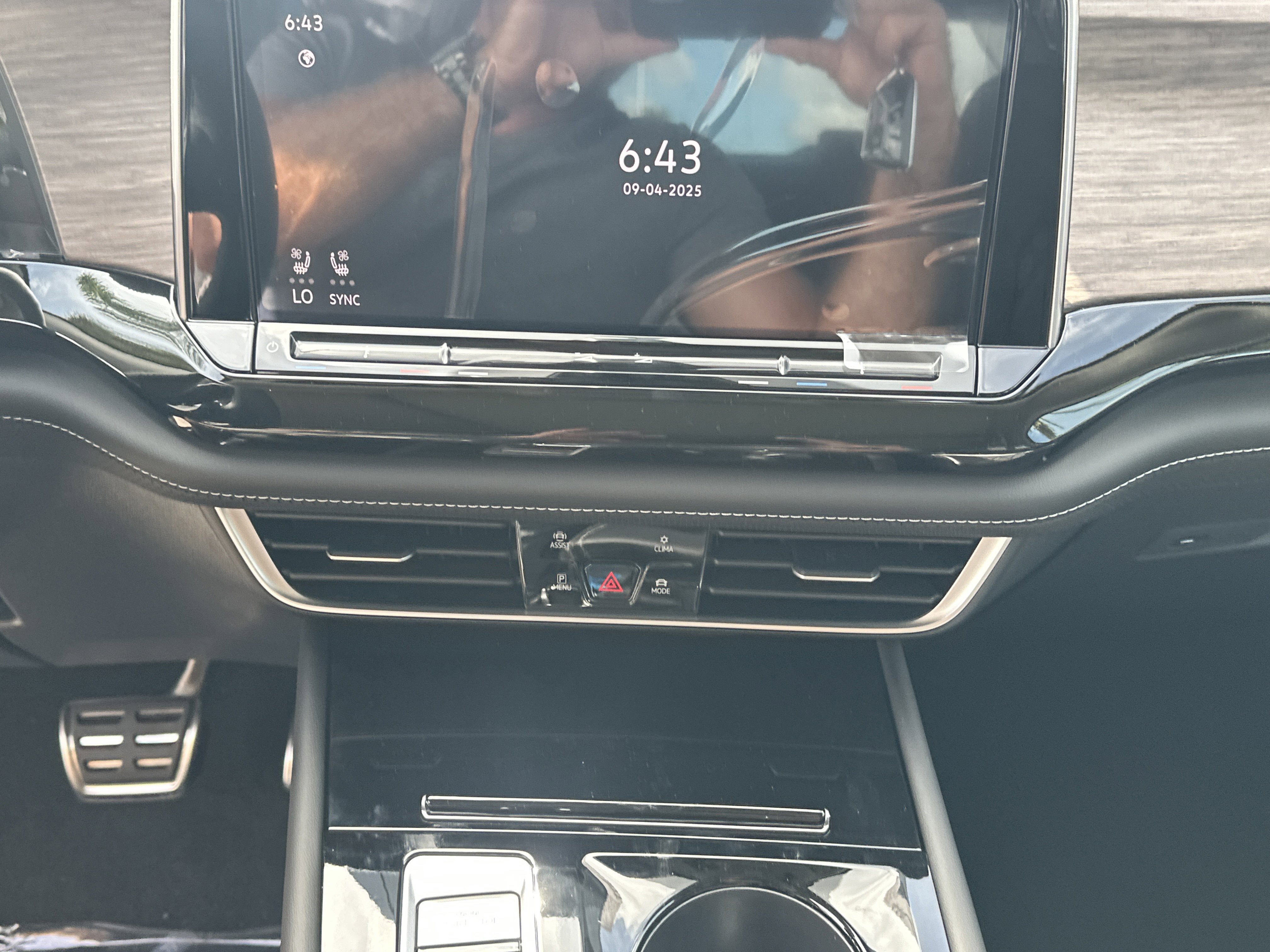 New 2026 Volkswagen Atlas SEL Premium R-Line image 17