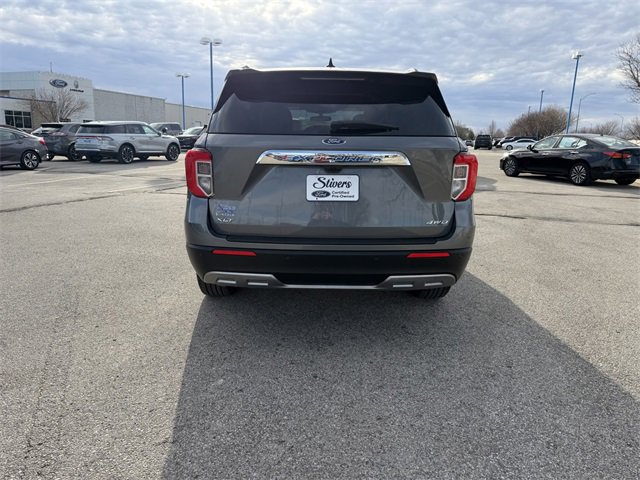 Certified 2023 Ford Explorer XLT w/ Equipment Group 202A image 9