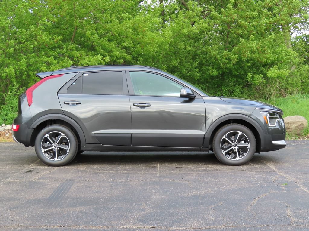 New 2026 Kia Niro EX FWD image 2