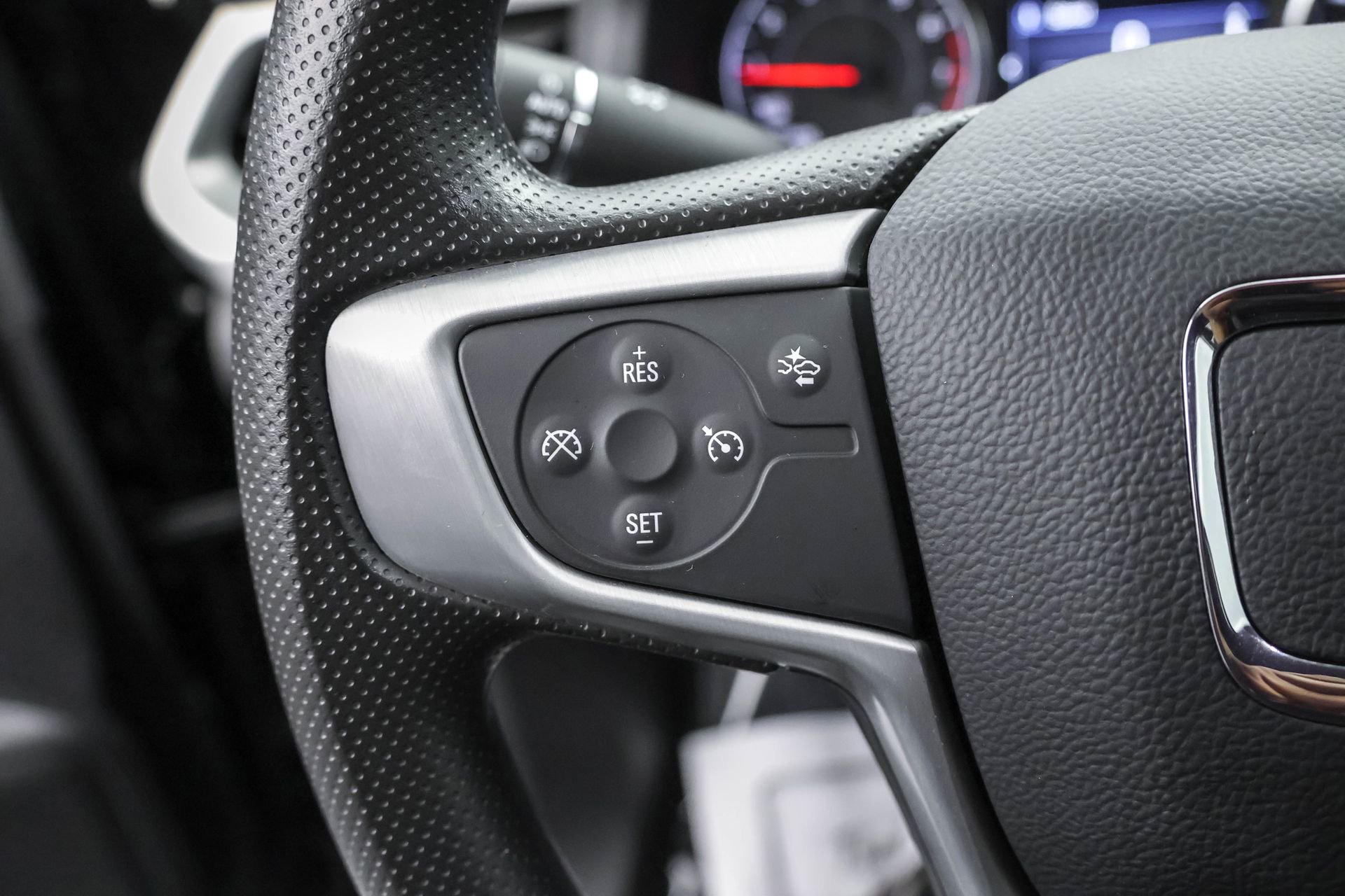 Used 2023 GMC Acadia SLE w/ Driver Convenience Package image 27