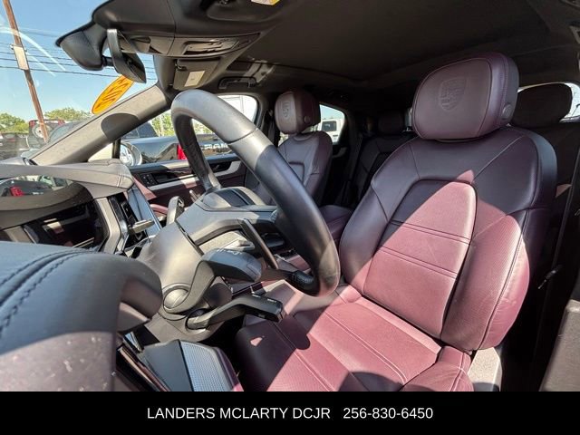 Used 2024 Porsche Cayenne S AWD/4WD image 23