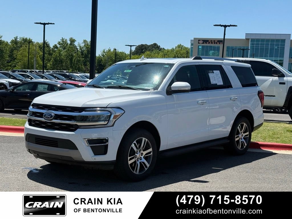 Used 2024 Ford Expedition Limited AWD/4WD image 3
