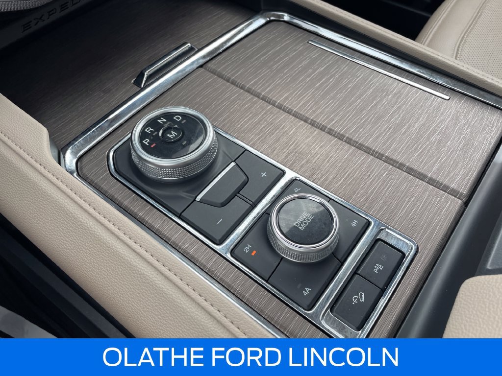 Used 2024 Ford Expedition Max Limited AWD/4WD image 34