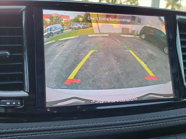 Used 2024 Chrysler Pacifica Limited FWD image 24