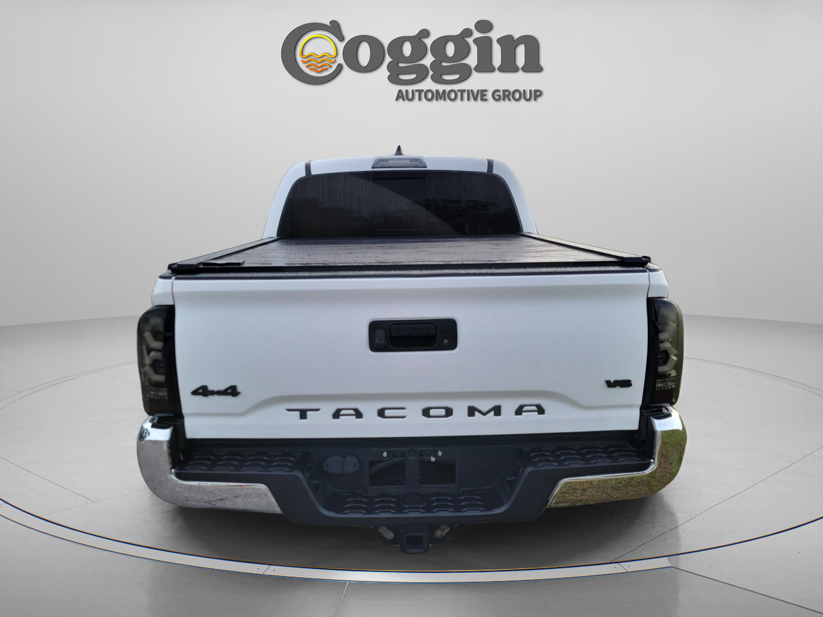 Used 2021 Toyota Tacoma SR5 AWD/4WD image 3