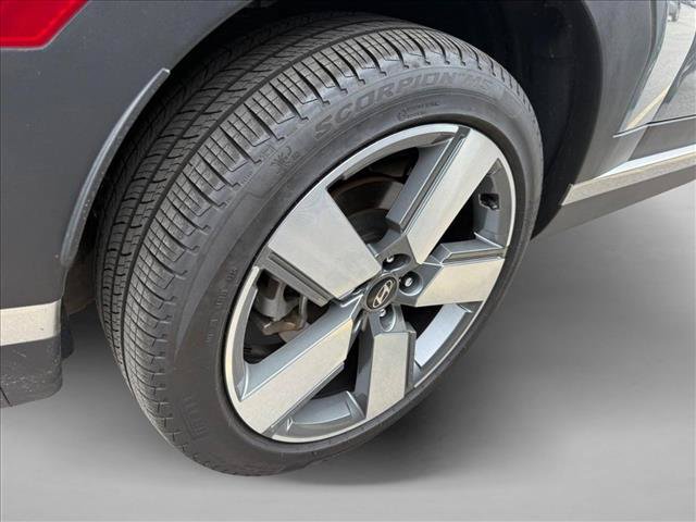 Used 2025 Hyundai Santa Fe Limited FWD image 3