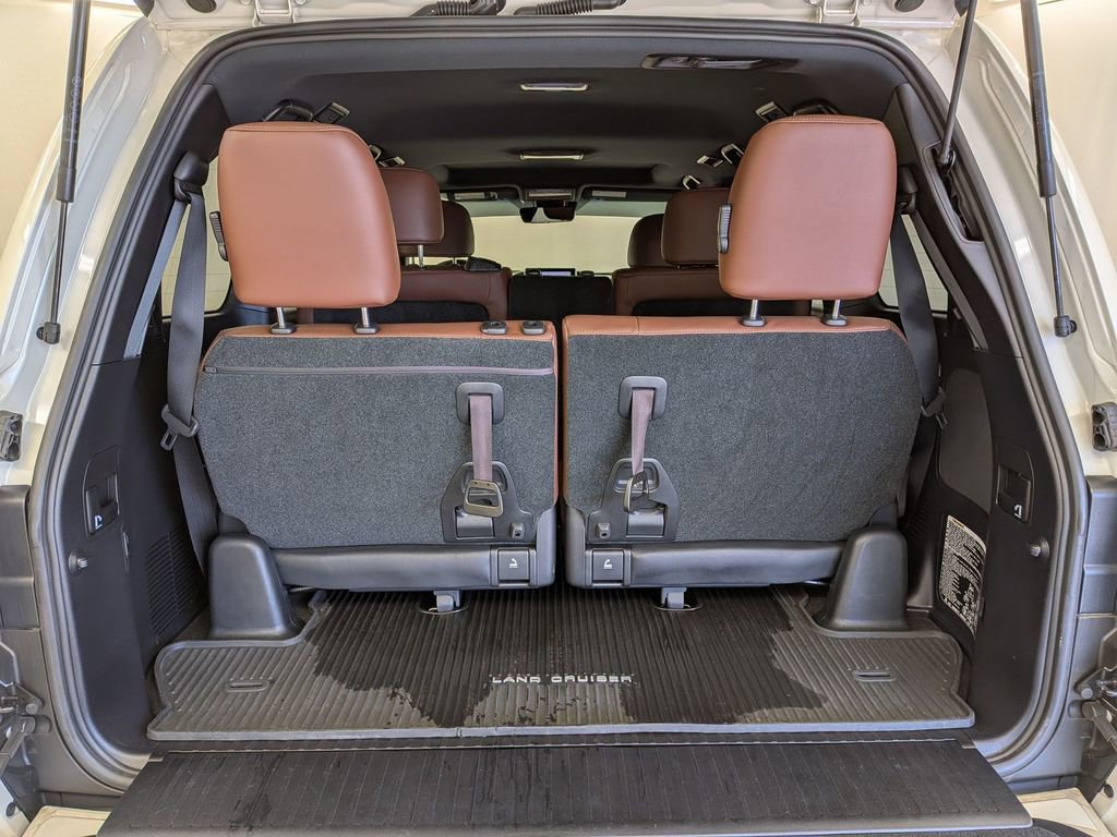 Used 2021 Toyota Land Cruiser image 32
