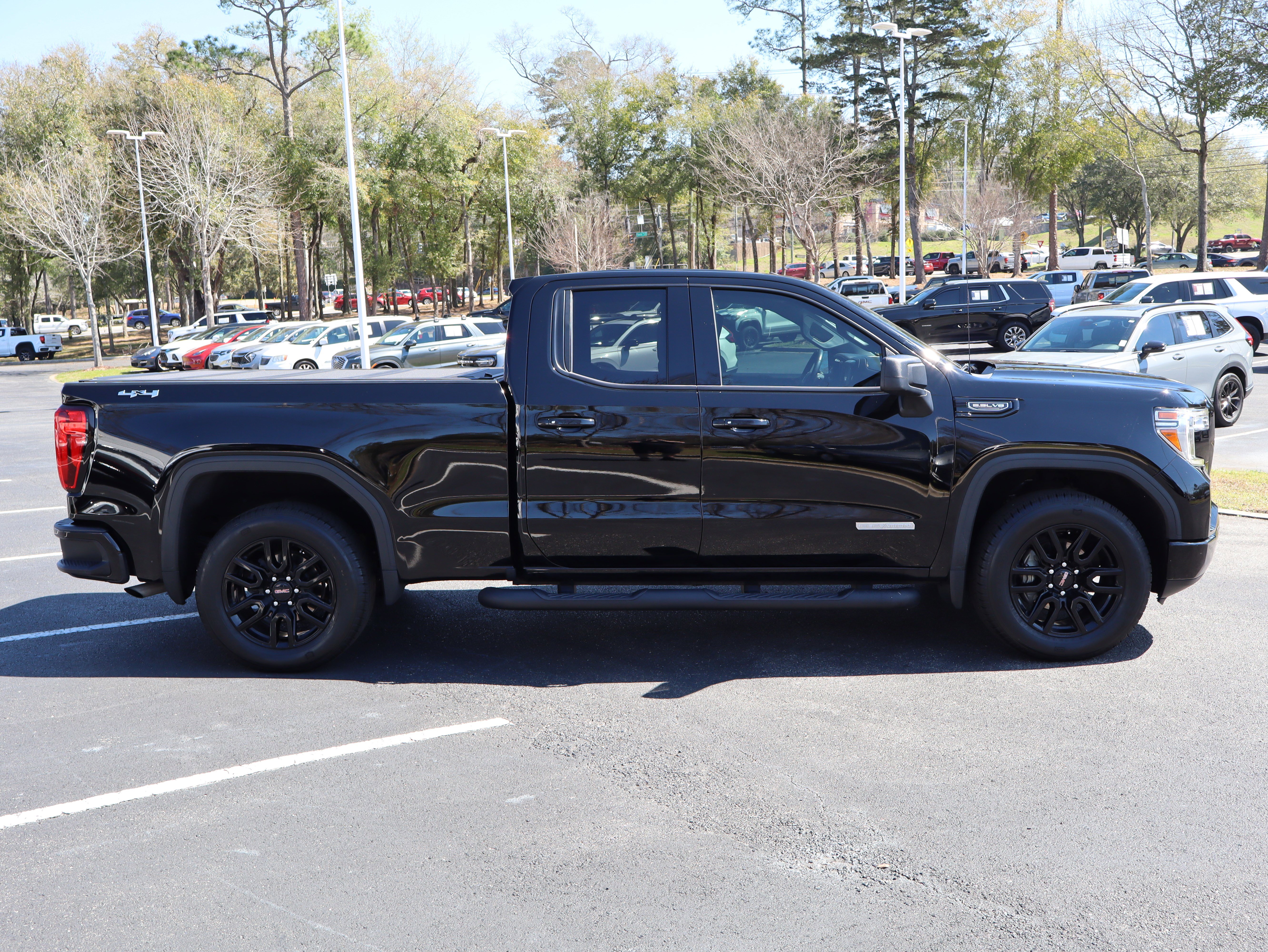 Used 2022 GMC Sierra 1500 Elevation image 12