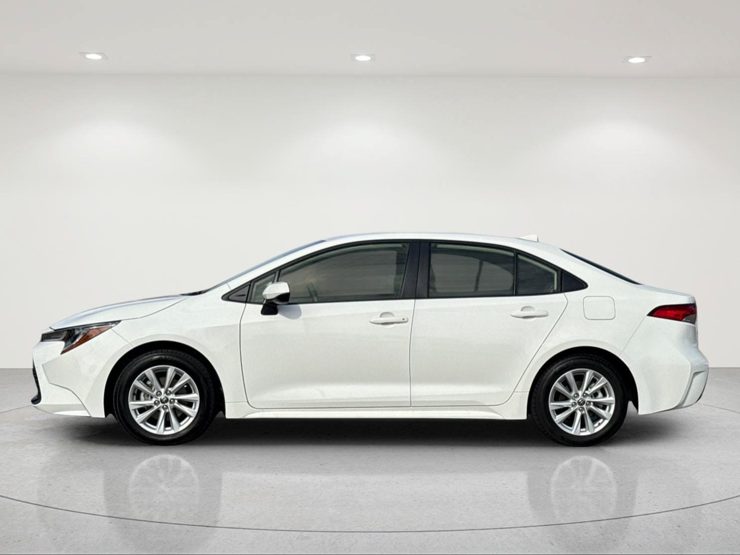 Used 2026 Toyota Corolla LE w/ LE Premium Package FWD image 3