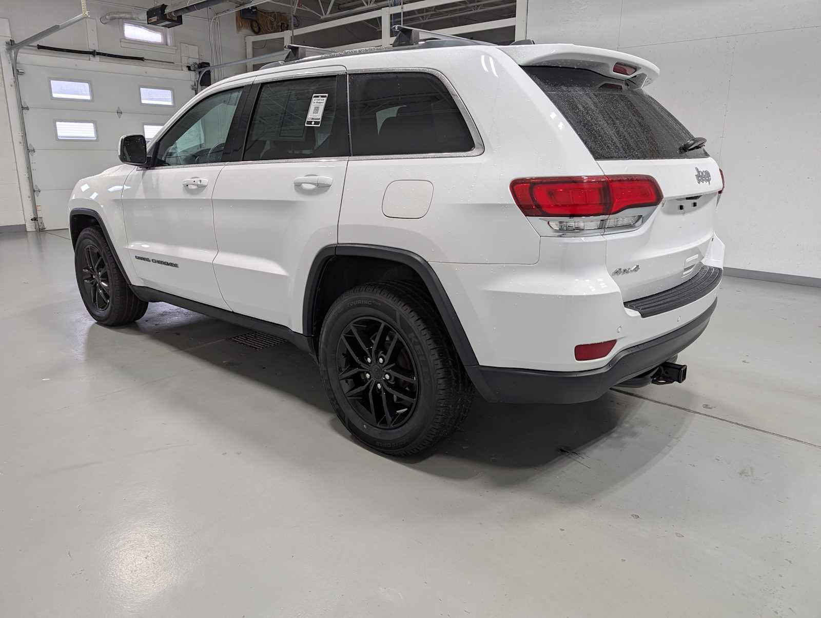 Used 2020 Jeep Grand Cherokee Laredo w/ Laredo X Package image 42
