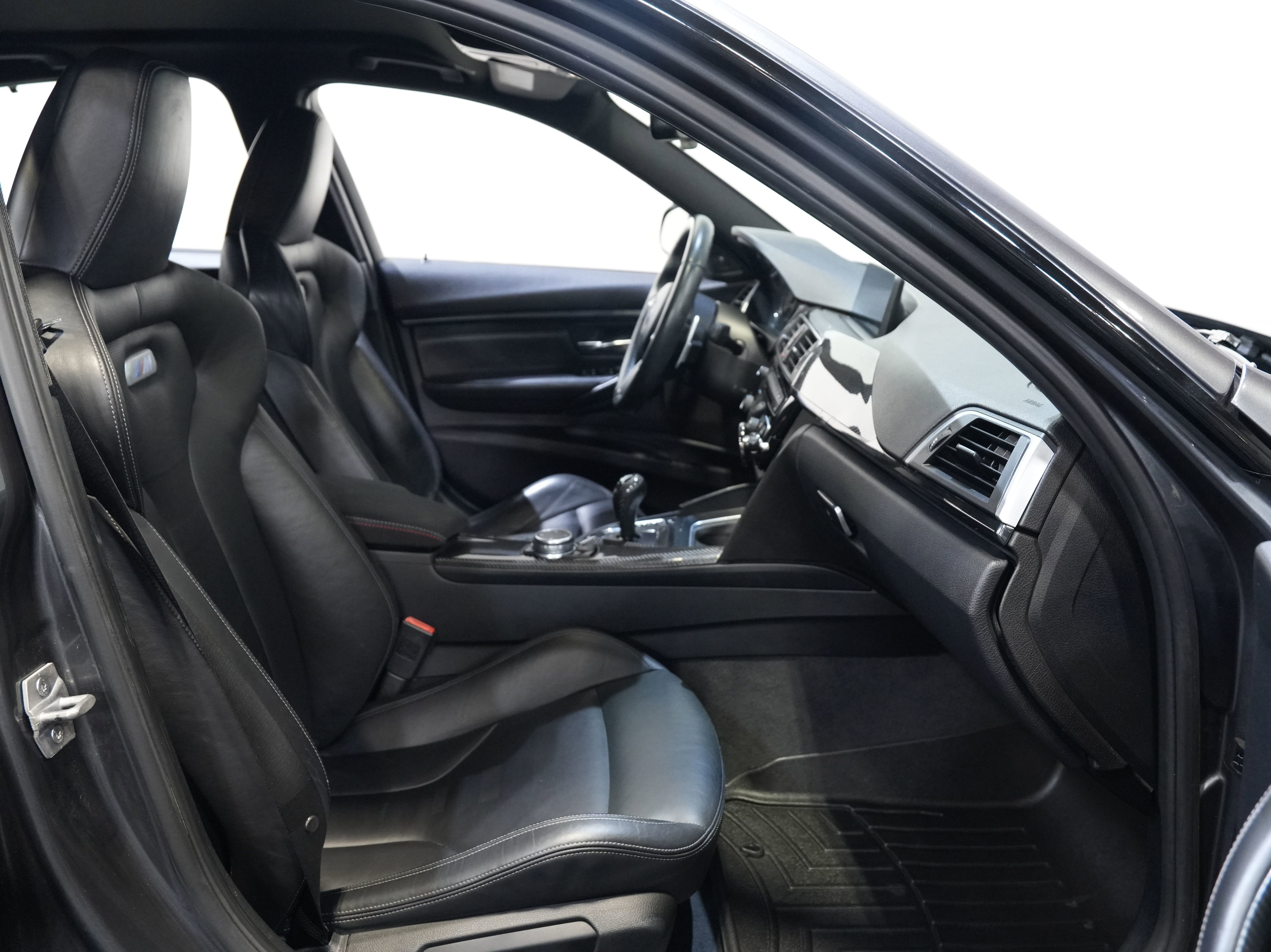 Used 2016 BMW M3 image 34