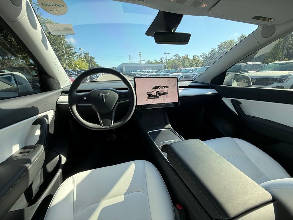 Used 2022 Tesla Model Y Long Range image 19