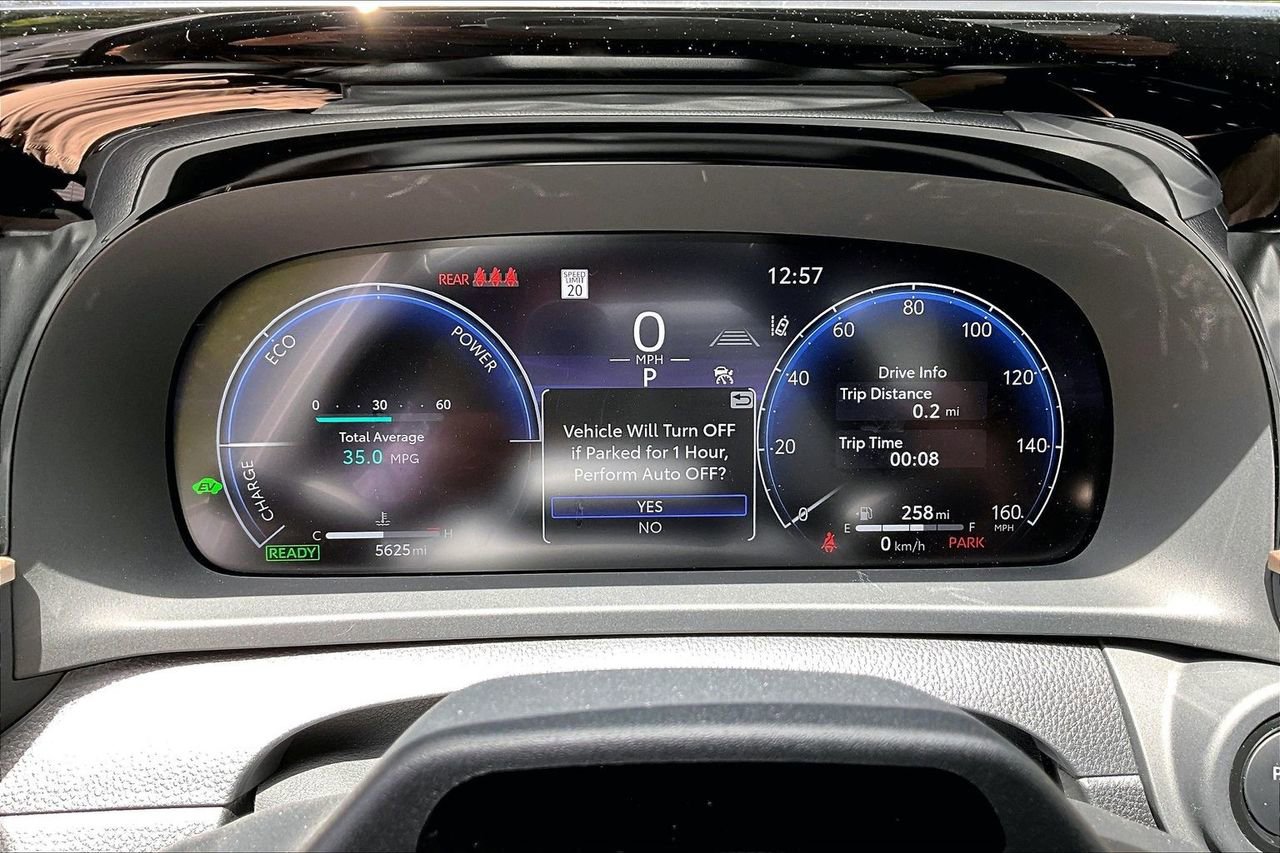 Used 2025 Toyota Crown Signia w/ Advanced Technology Package image 12