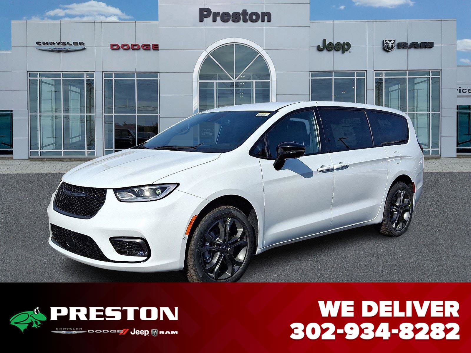 New 2026 Chrysler Pacifica Select