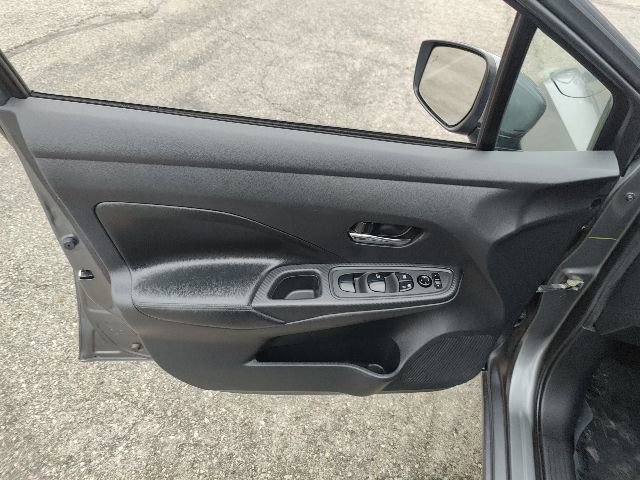 Used 2020 Nissan Versa SV image 14