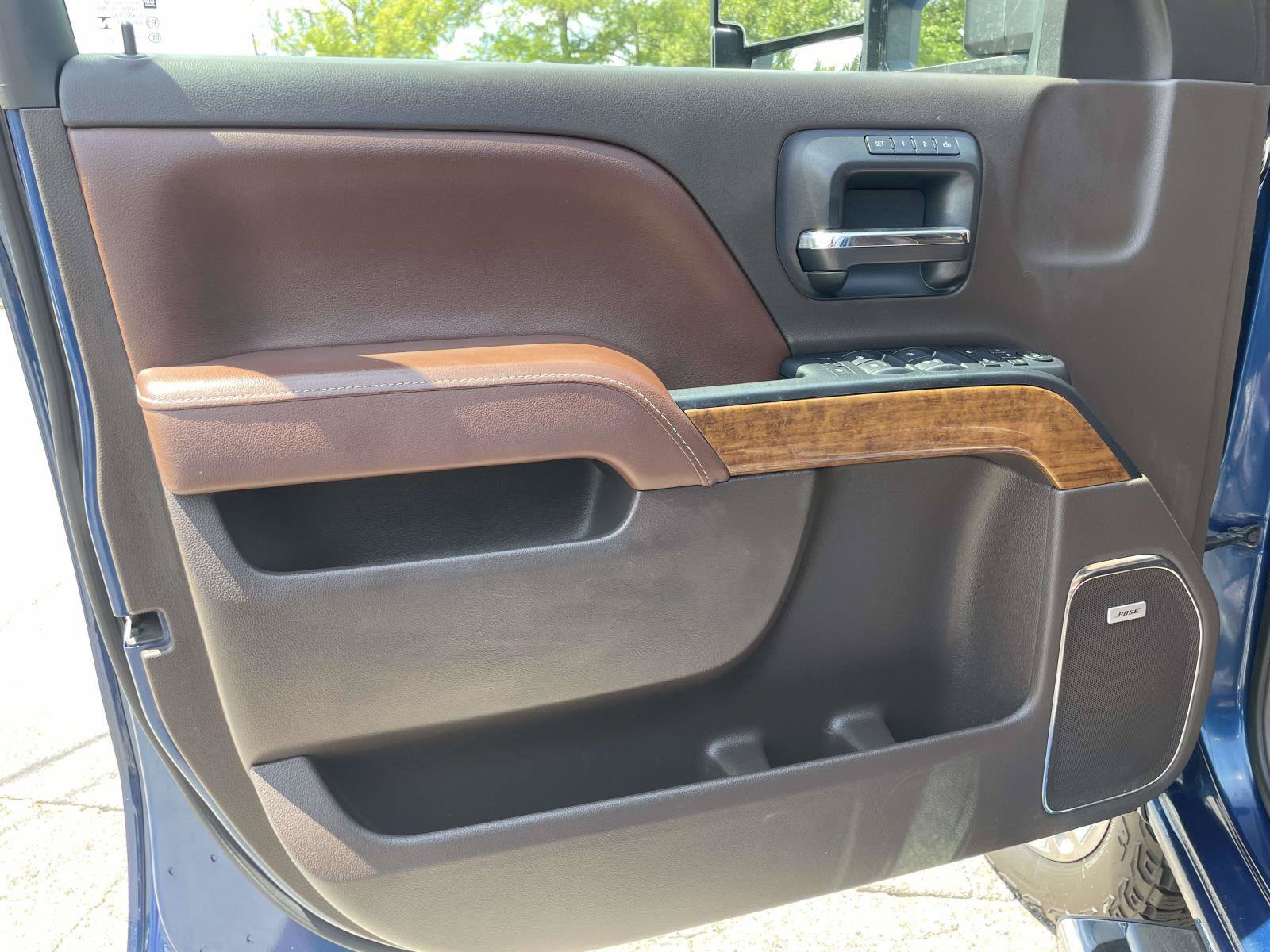Used 2015 Chevrolet Silverado 2500 High Country w/ Duramax Plus Package AWD/4WD image 5