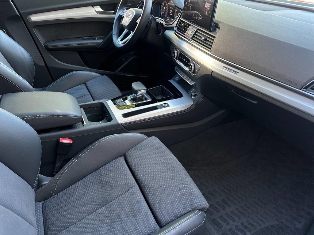 Certified 2024 Audi Q5 e Prestige w/ Prestige Package AWD/4WD image 19