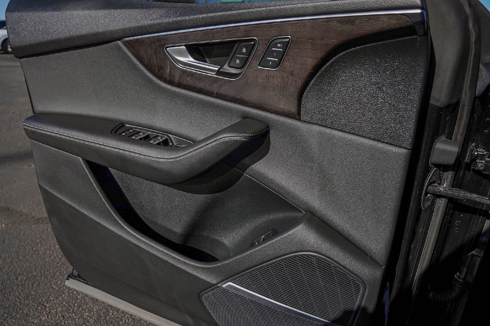 Used 2023 Audi Q8 Prestige w/ Prestige Package image 21