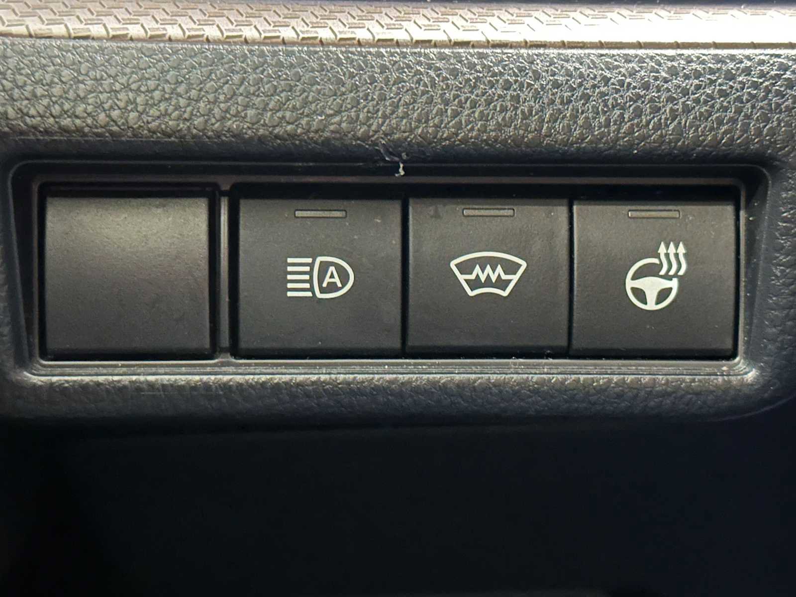 Used 2023 Toyota Prius XLE AWD/4WD image 18