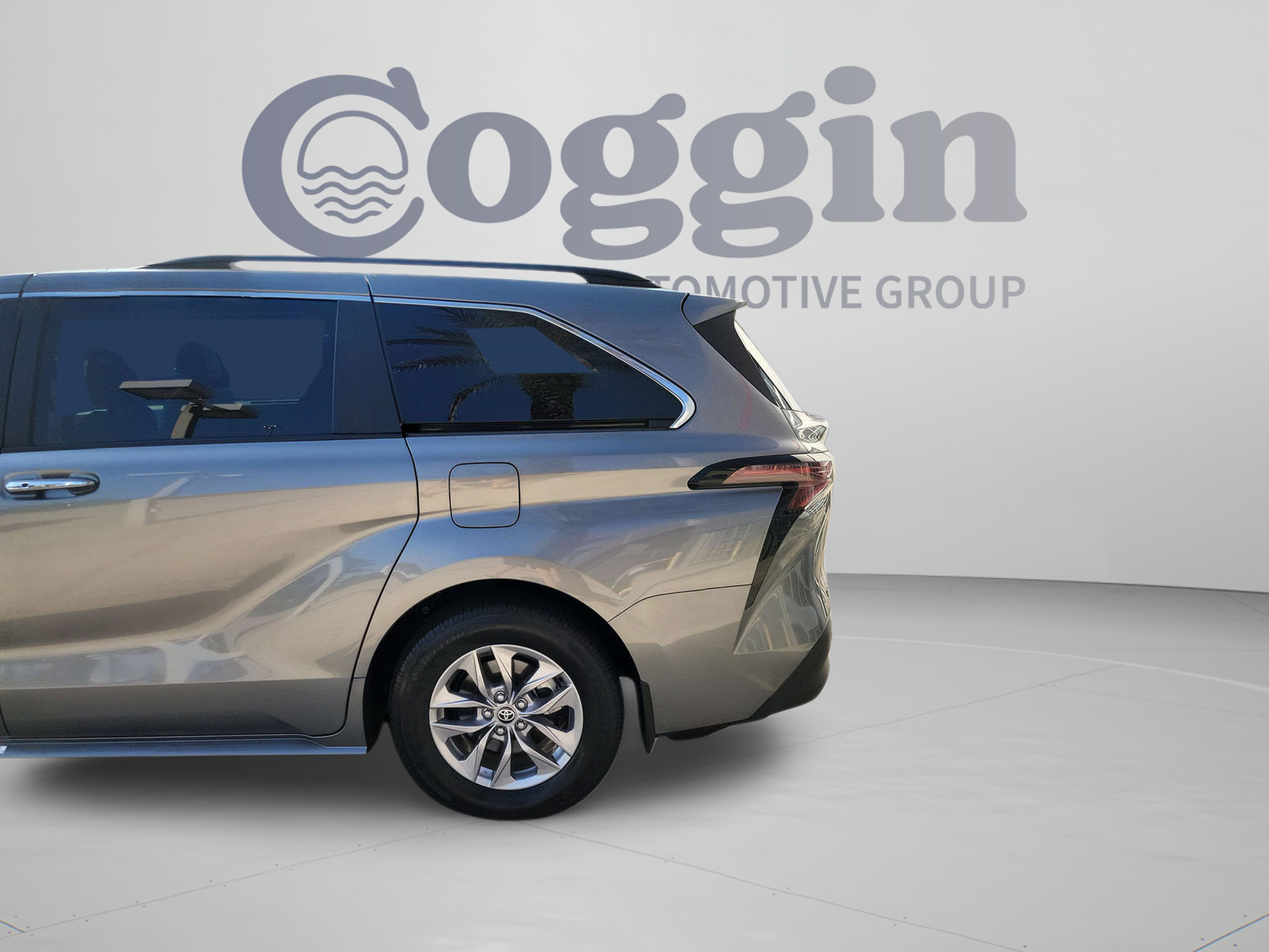 Certified 2026 Toyota Sienna XLE FWD image 36