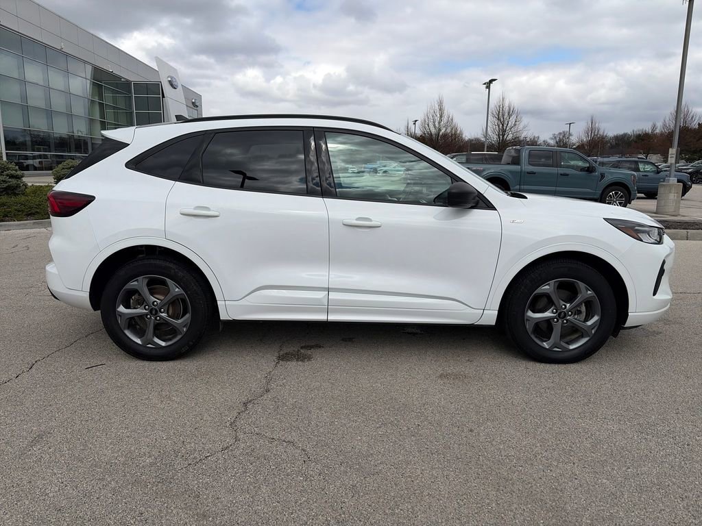 Used 2023 Ford Escape ST-Line w/ Tech Pack #1 AWD/4WD image 7