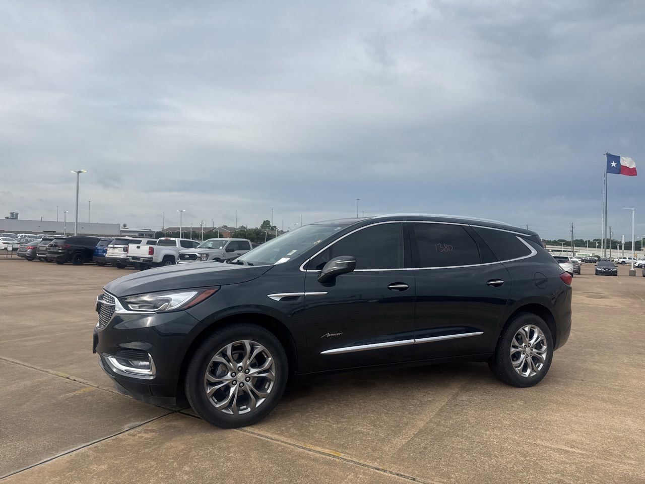 Used 2020 Buick Enclave Avenir w/ Avenir Technology Package FWD image 10