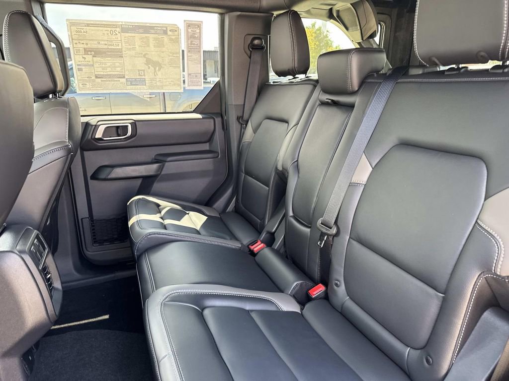 New 2026 Ford Bronco Outer Banks w/ Black Appearance Package AWD/4WD image 6