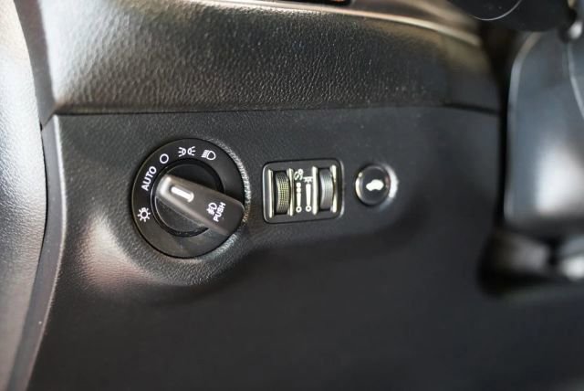 Used 2017 Dodge Challenger R/T Scat Pack RWD image 13