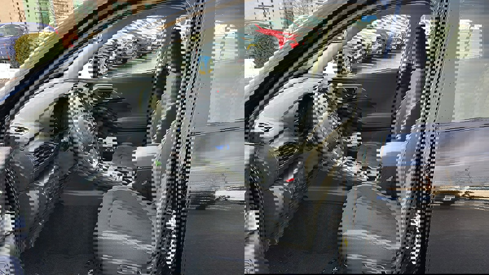 Certified 2025 Subaru Impreza 2.0i image 9