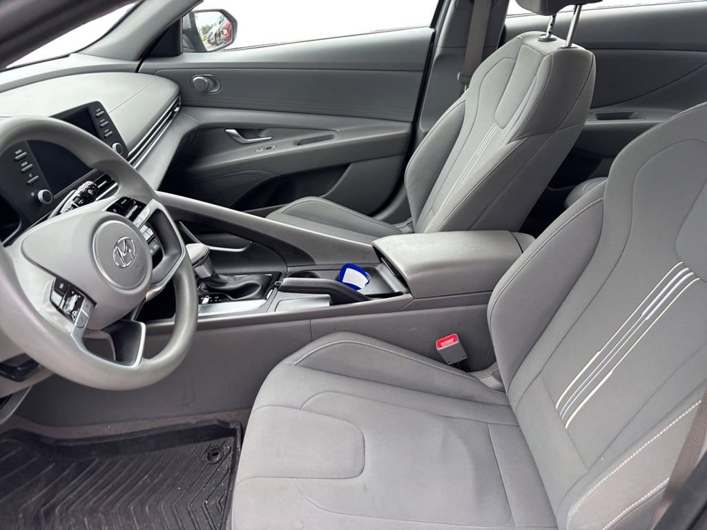 Certified 2023 Hyundai Elantra SEL FWD image 9