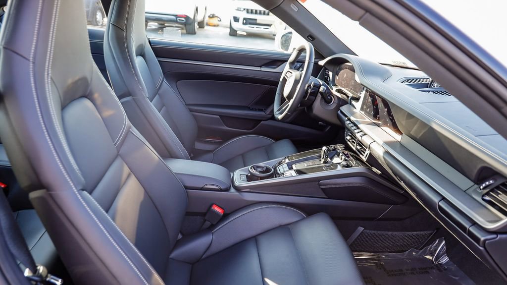 Used 2025 Porsche 911 Carrera image 20