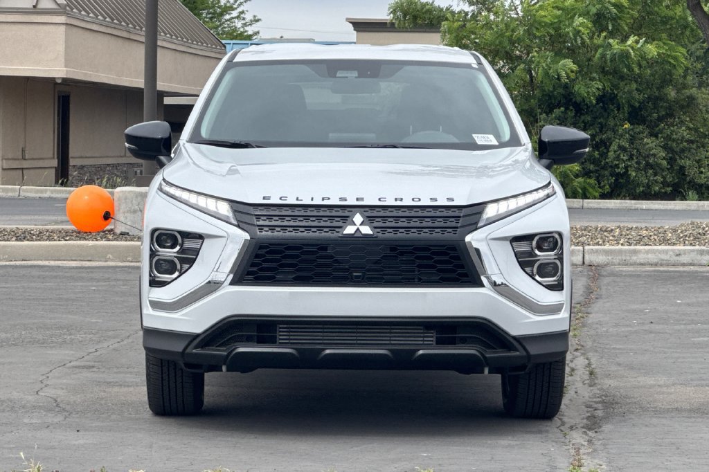 New 2026 Mitsubishi Eclipse Cross LE AWD/4WD image 12