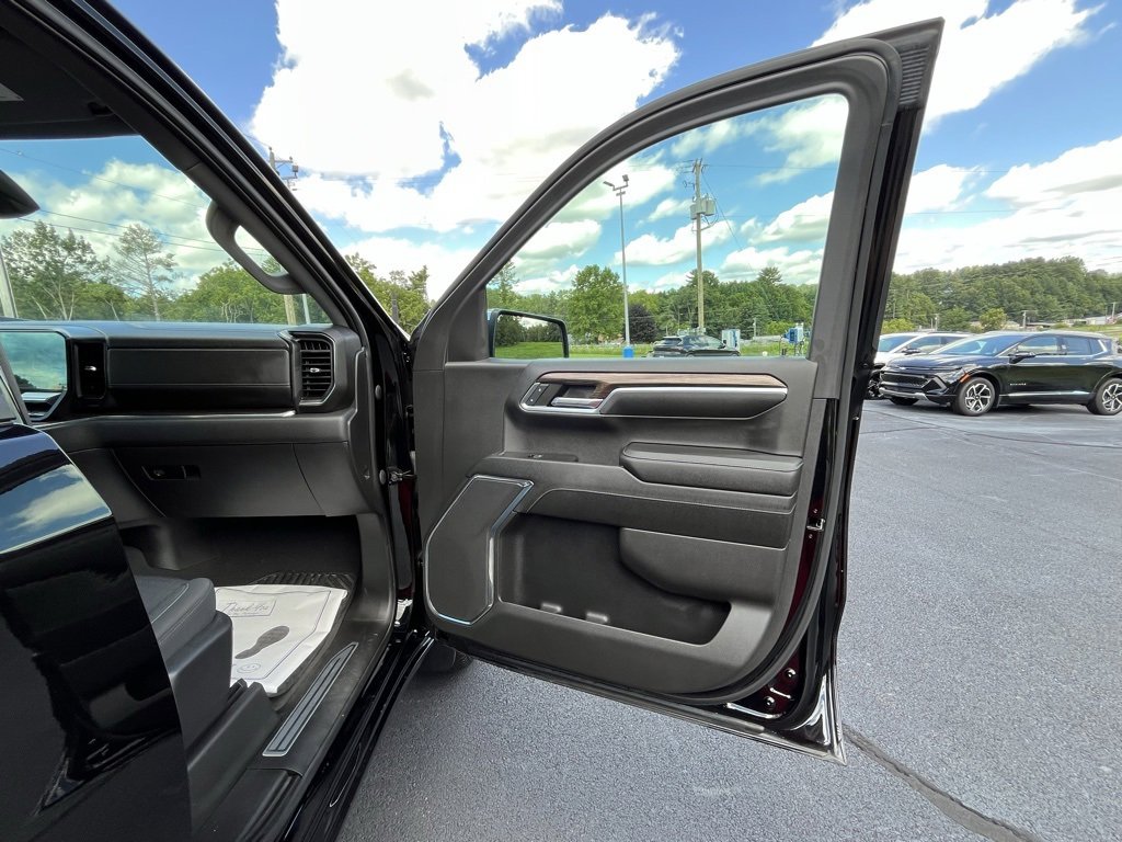 Used 2023 Chevrolet Silverado 1500 LT image 20