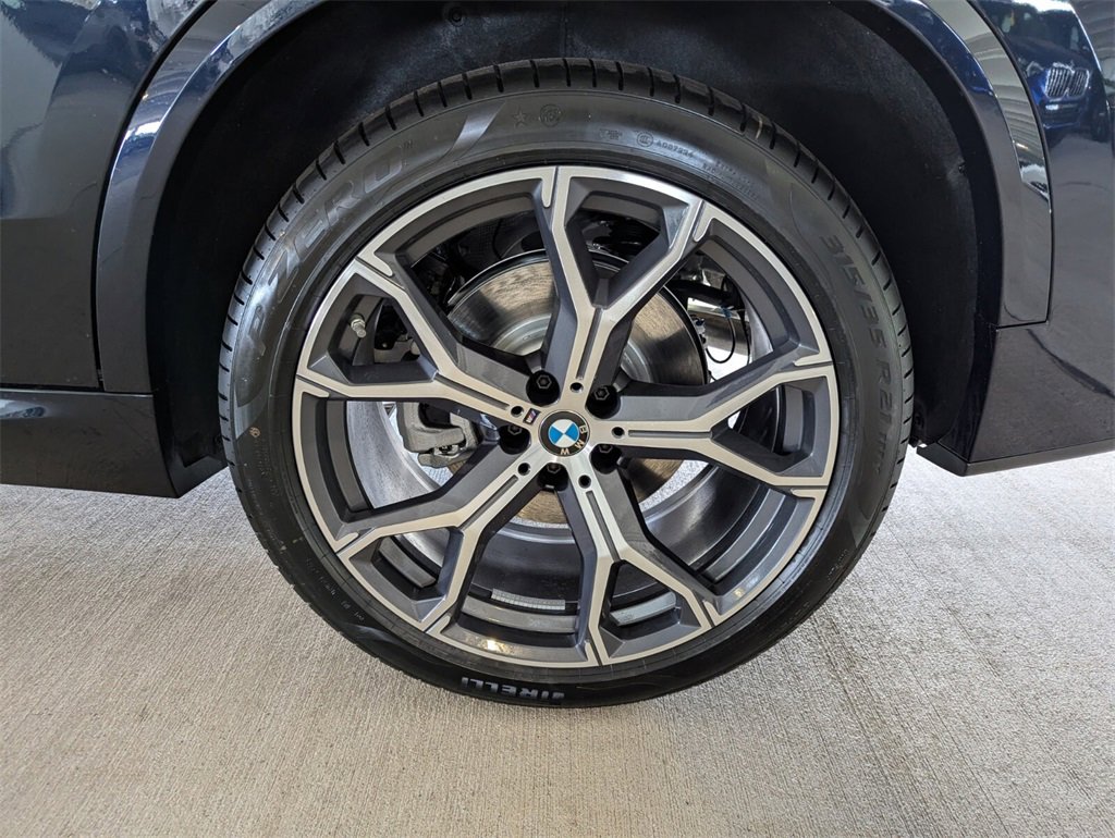 New 2025 BMW i7 M70 image 6