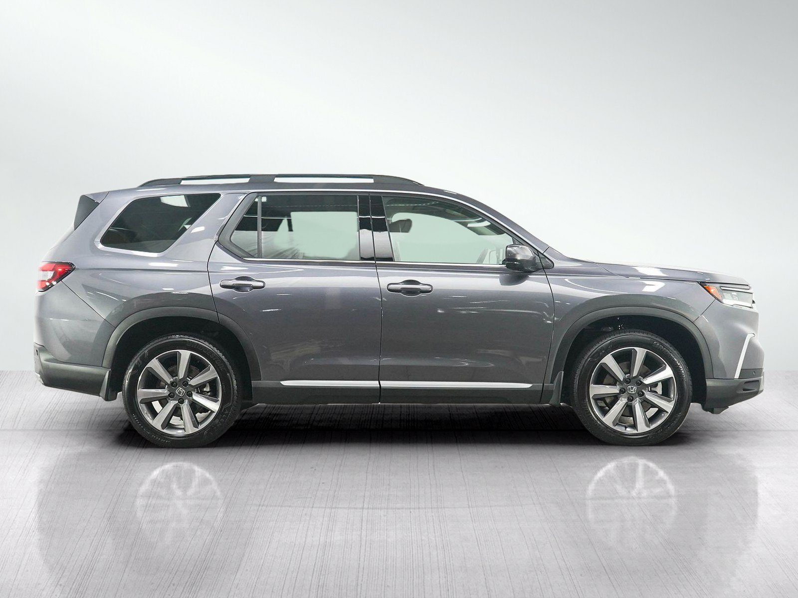 Used 2024 Honda Pilot Elite image 6