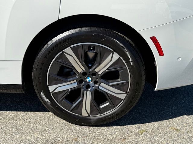 Used 2026 BMW iX xDrive45 w/ Premium Package image 14