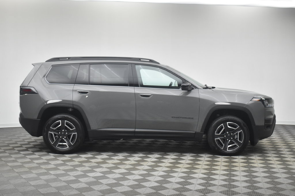Used 2026 Jeep Cherokee Laredo AWD/4WD image 10