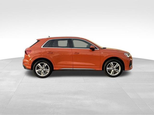 Used 2021 Audi Q3 2.0T Premium Plus w/ Premium Plus Package image 2