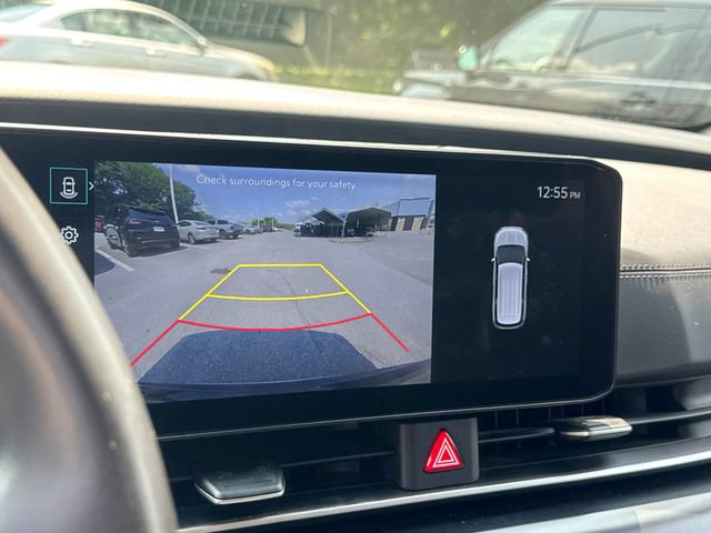 Used 2025 Kia Carnival FWD image 21