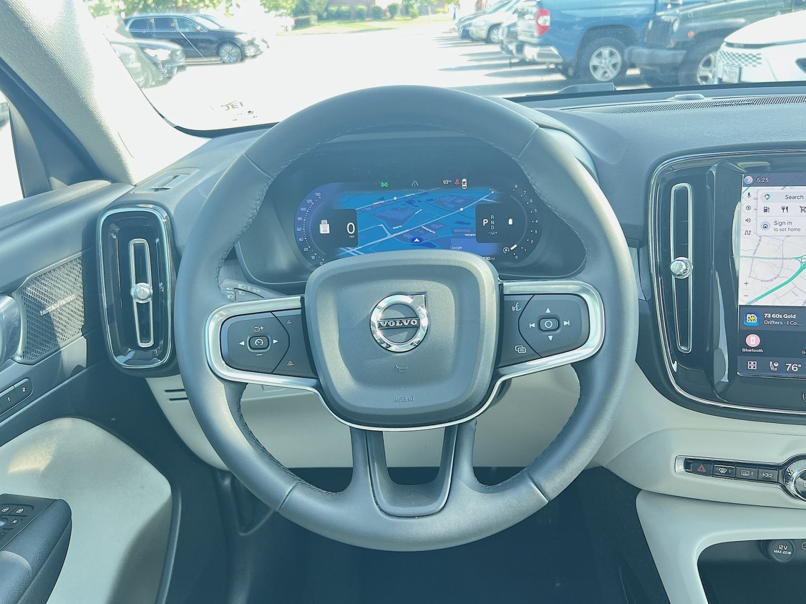 Certified 2024 Volvo XC40 B5 Ultimate w/ Protection Package Premier AWD/4WD image 16