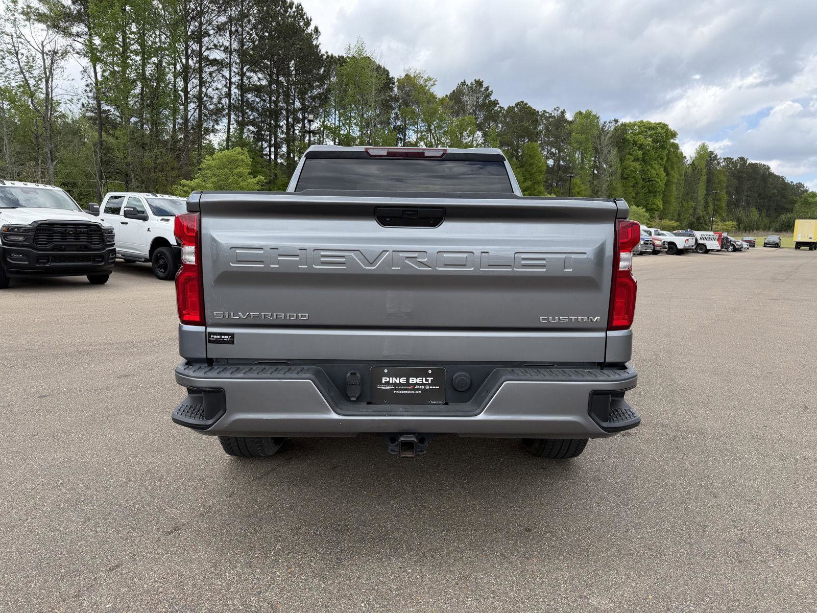 Used 2021 Chevrolet Silverado 1500 Custom image 4