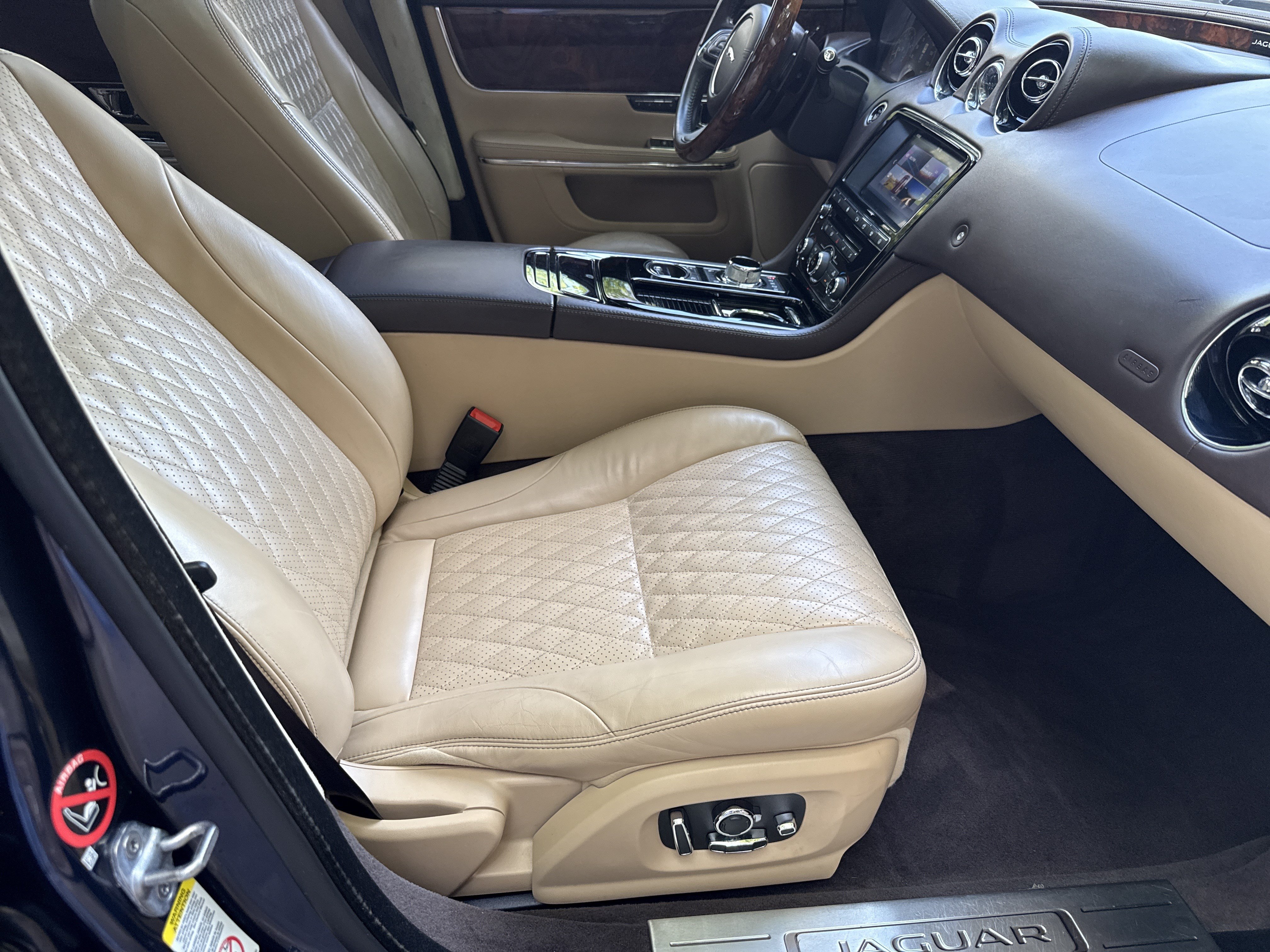 Used 2016 Jaguar XJ L Portfolio AWD/4WD image 13